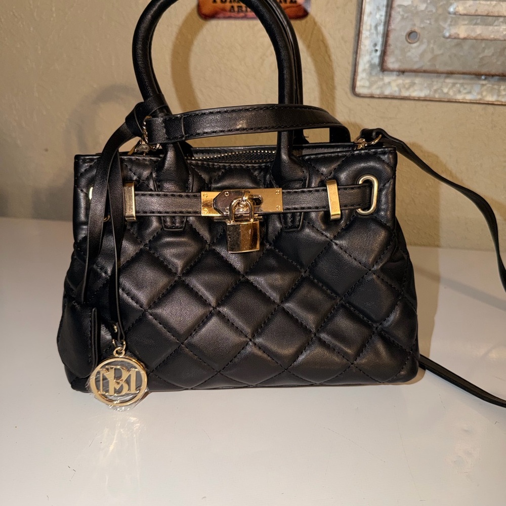Badgley Mischka black quilted crossbody mini purse 👜🖤 new with tags!